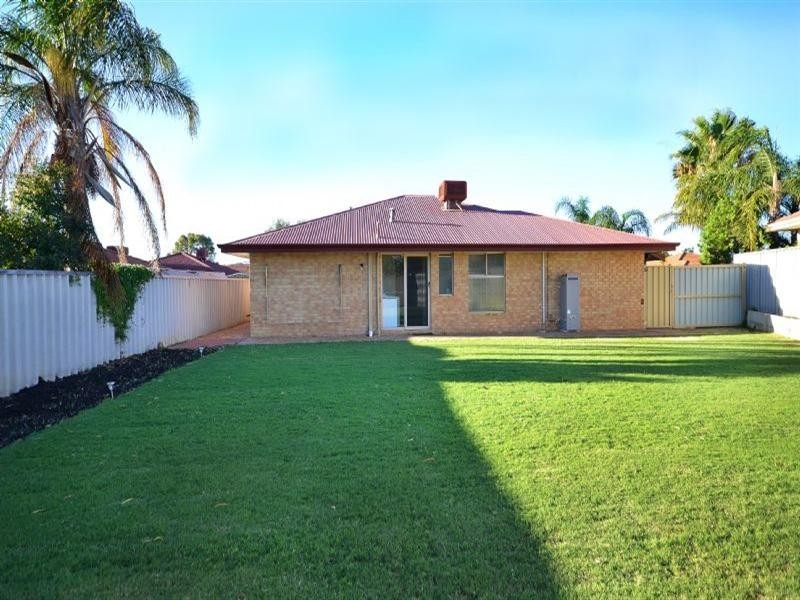 14 Leveque Ramble, Ballajura WA 6066