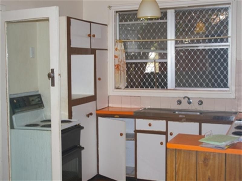 10 Tangmere Way, Balga WA 6061