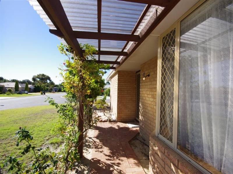9 Hansa Place, Marangaroo WA 6064