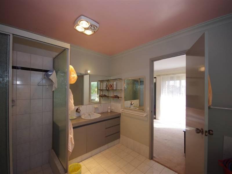 9 Hansa Place, Marangaroo WA 6064