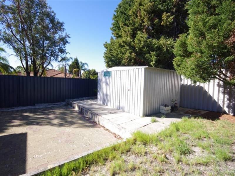 9 Hansa Place, Marangaroo WA 6064