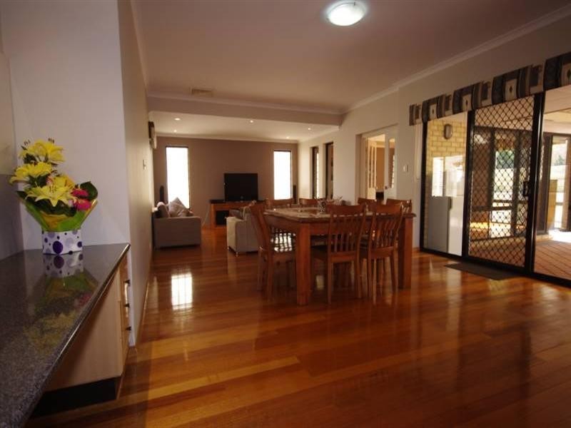 8 Felicia Court, Dianella WA 6059