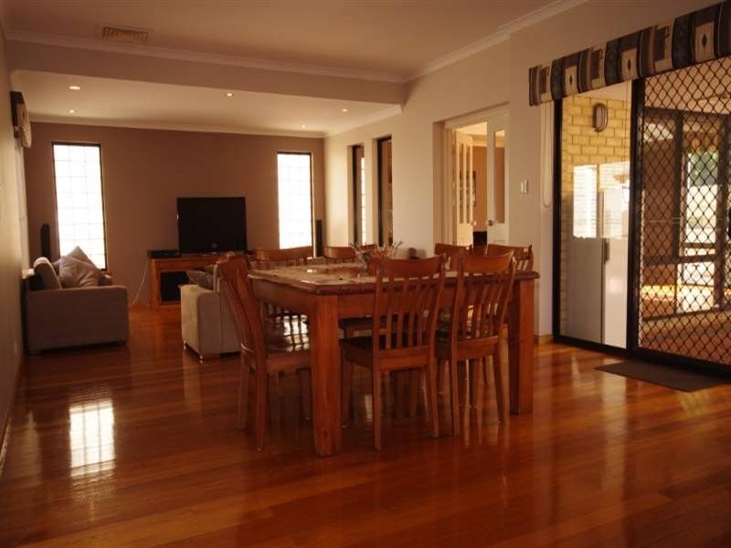 8 Felicia Court, Dianella WA 6059