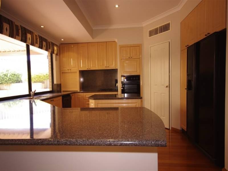 8 Felicia Court, Dianella WA 6059