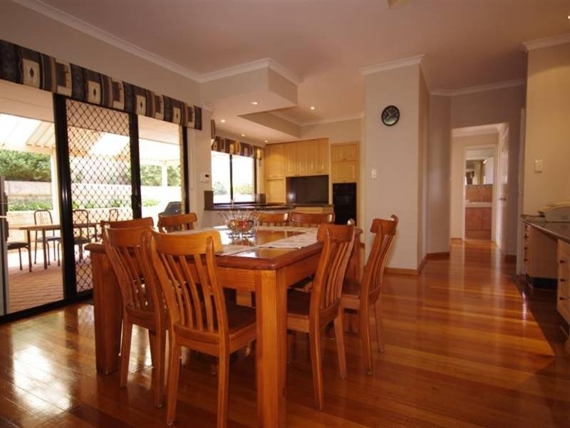 8 Felicia Court, Dianella WA 6059