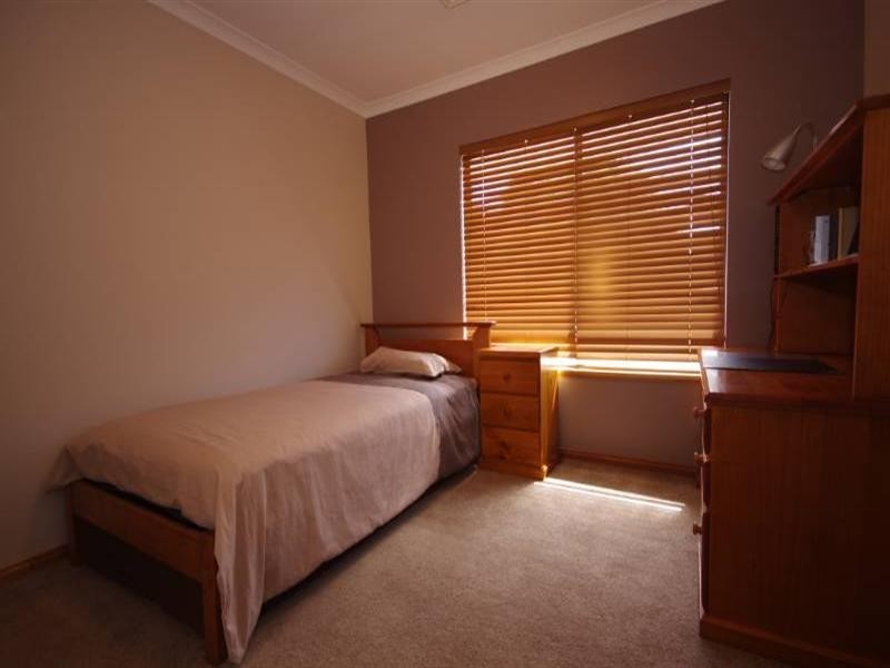 8 Felicia Court, Dianella WA 6059