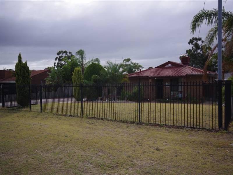 10 Ipswich Crescent, Girrawheen WA 6064