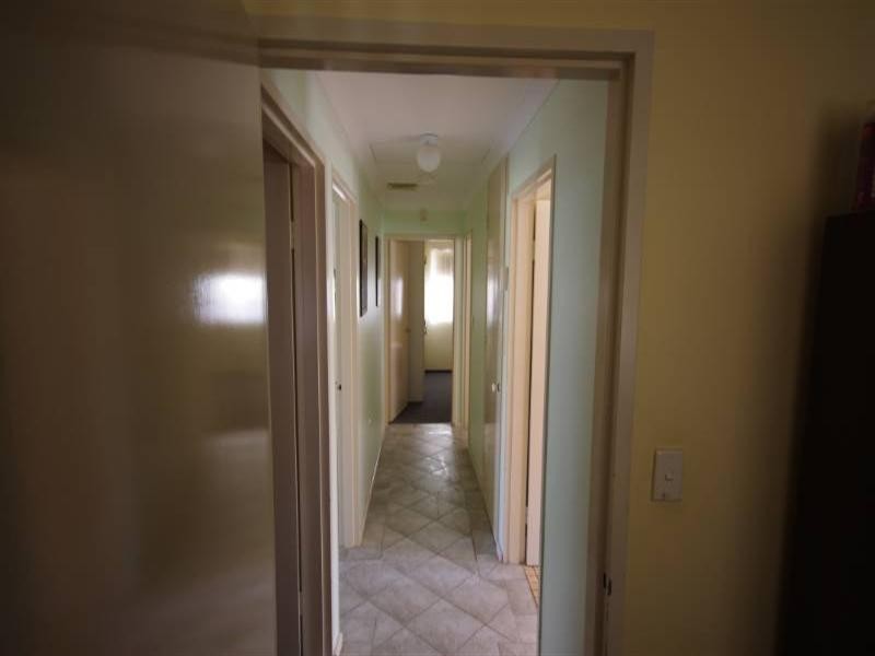 10 Ipswich Crescent, Girrawheen WA 6064