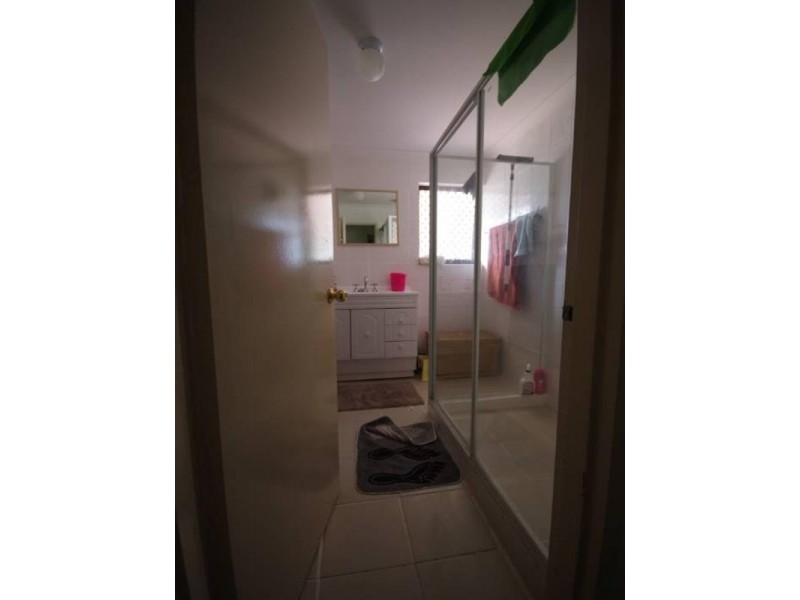 10 Ipswich Crescent, Girrawheen WA 6064