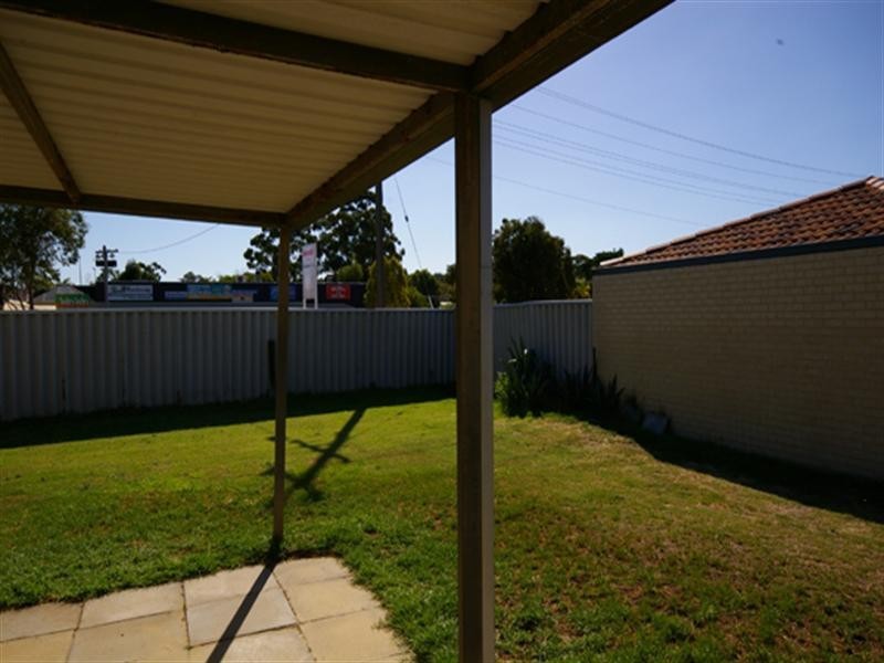 1 Meakers Way, Girrawheen WA 6064