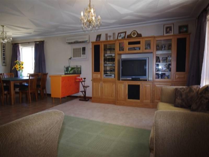 25 Wolya Way, Westminster WA 6061