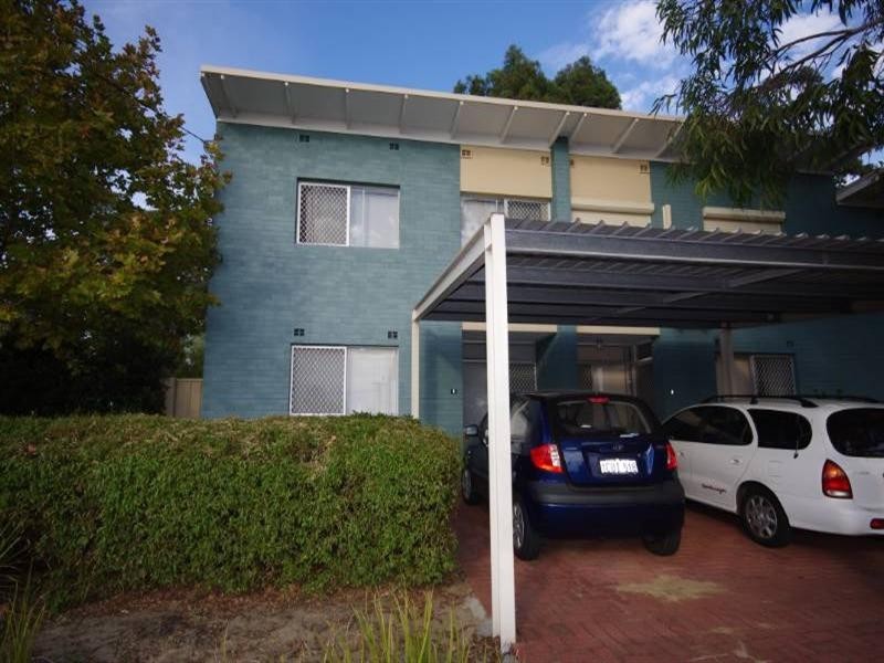 1/18 Greville Way, Girrawheen WA 6064