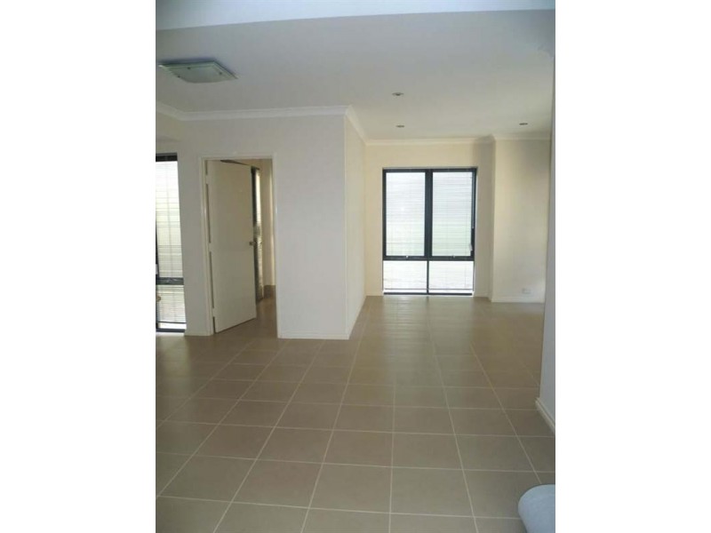 1/37 Harman Place, Aveley WA 6069