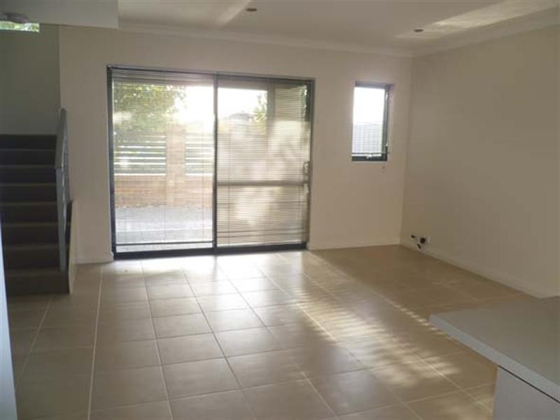 2/37 Harman Place, Aveley WA 6069