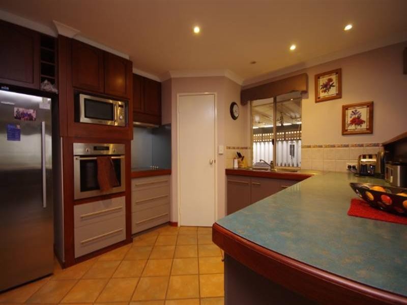 20 Picton Terrace, Alexander Heights WA 6064