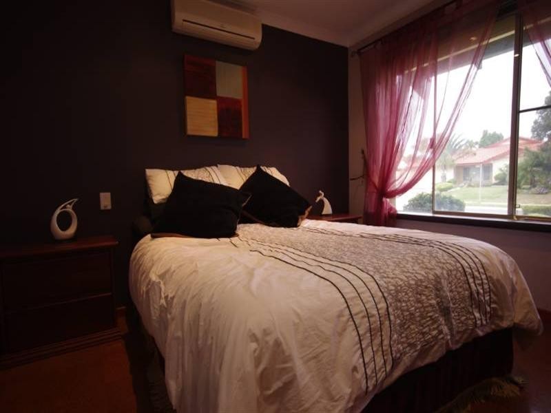 20 Picton Terrace, Alexander Heights WA 6064