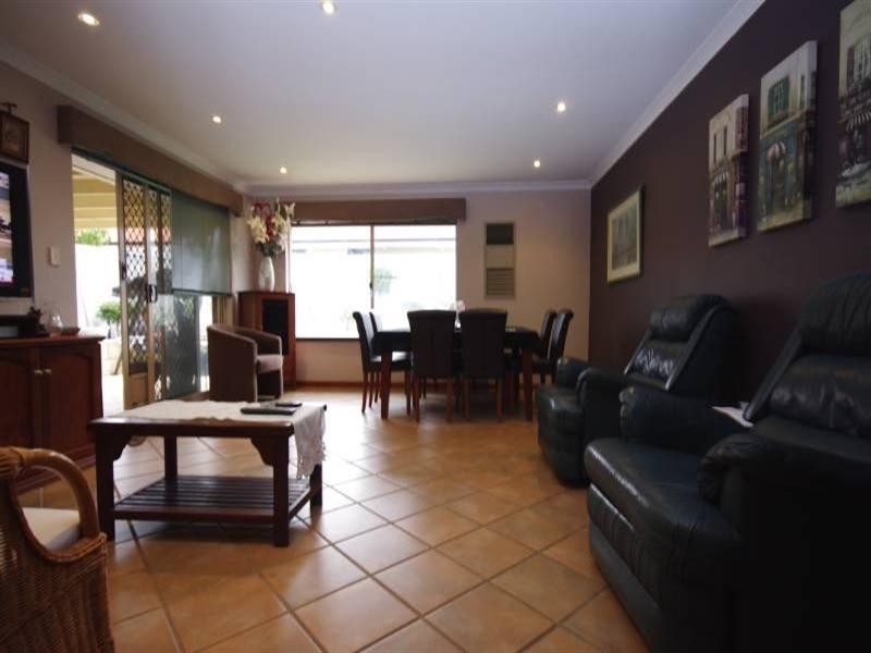 20 Picton Terrace, Alexander Heights WA 6064