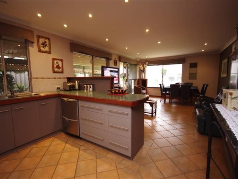 20 Picton Terrace, Alexander Heights WA 6064