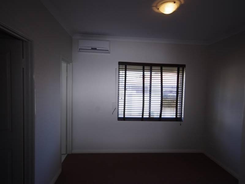 U1/217 Ravenswood Drive, Westminster WA 6061