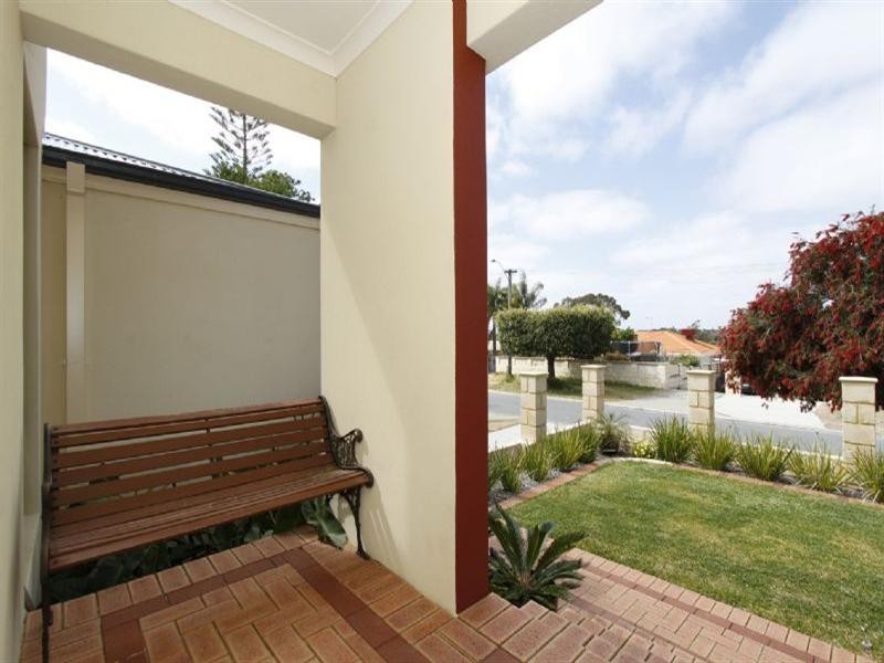 27 Colne Way, Girrawheen WA 6064