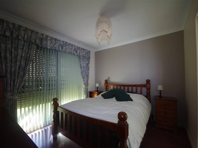 10 River Fig Place, Alexander Heights WA 6064