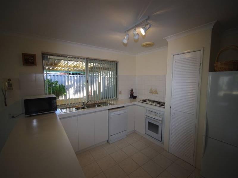 10 River Fig Place, Alexander Heights WA 6064