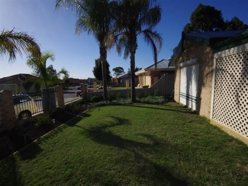 10 River Fig Place, Alexander Heights WA 6064