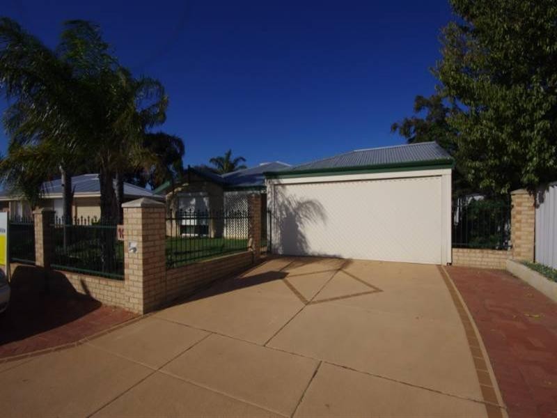 10 River Fig Place, Alexander Heights WA 6064