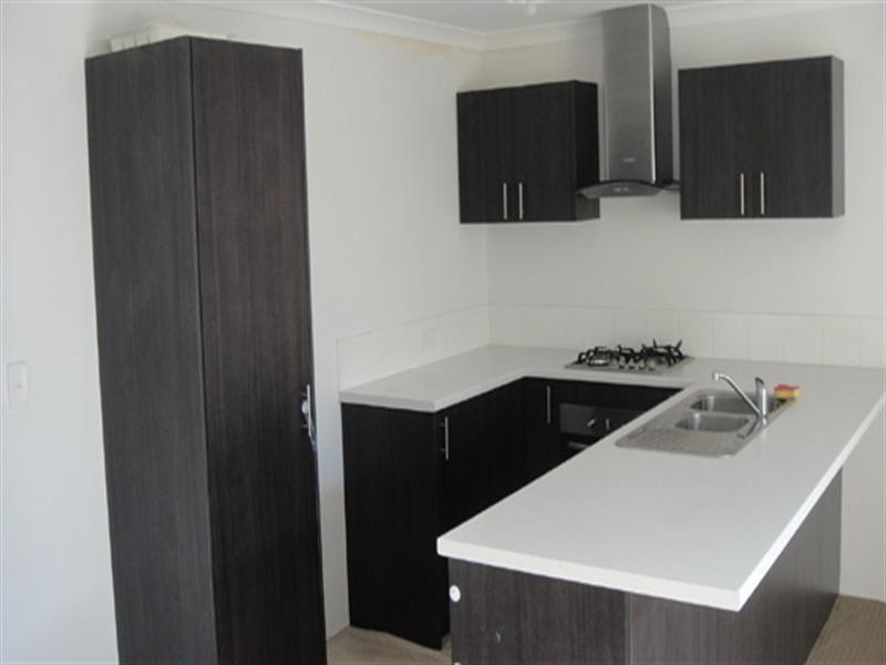 2/92 Culloton Crescent, Balga WA 6061