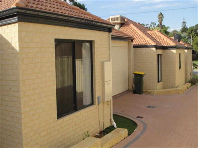 2/92 Culloton Crescent, Balga WA 6061