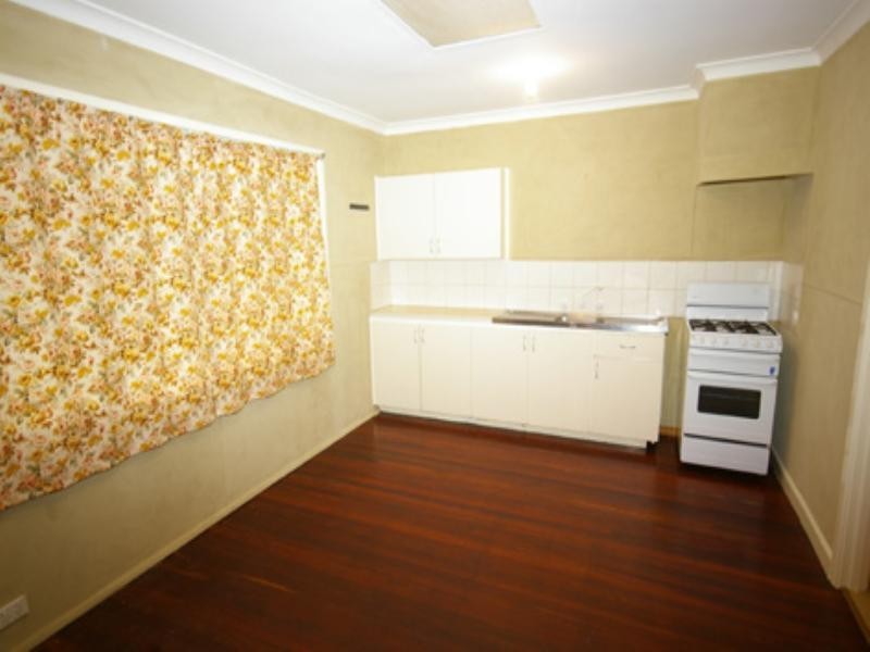 10 Amberton Avenue, Girrawheen WA 6064