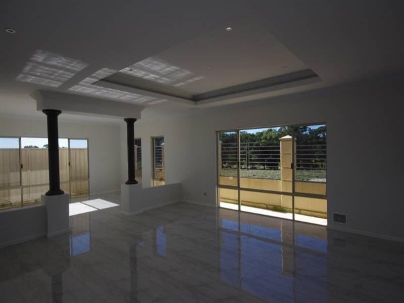 2 Cruiser Turn, Landsdale WA 6065