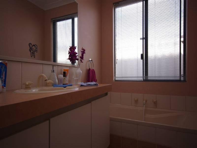 27 Lively Circle, Mirrabooka WA 6061