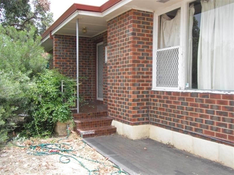 73 Fernhurst Crescent, Balga WA 6061