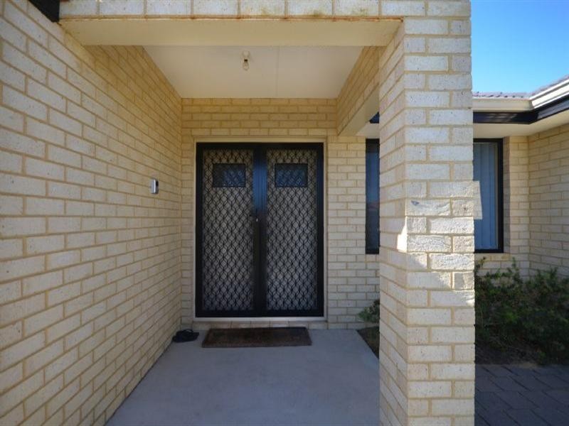 66 Redcliffe Avenue, Marangaroo WA 6064