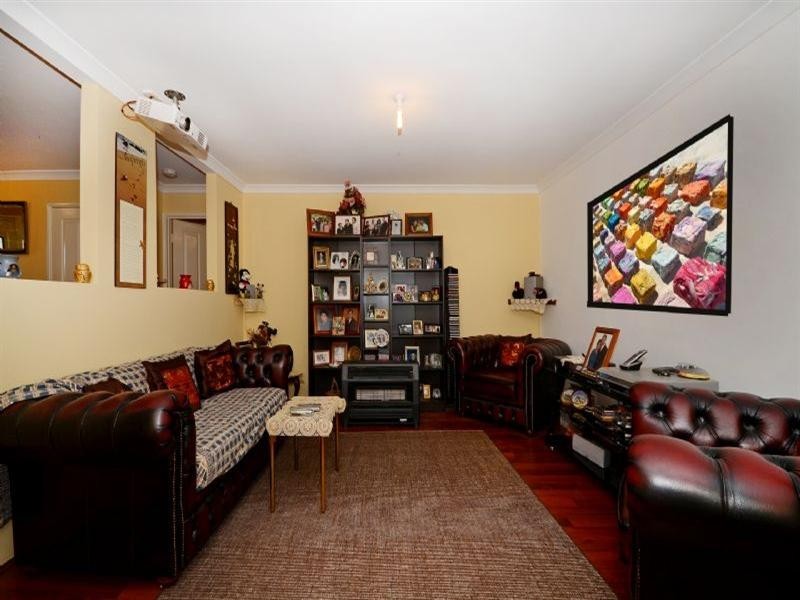 66 Redcliffe Avenue, Marangaroo WA 6064