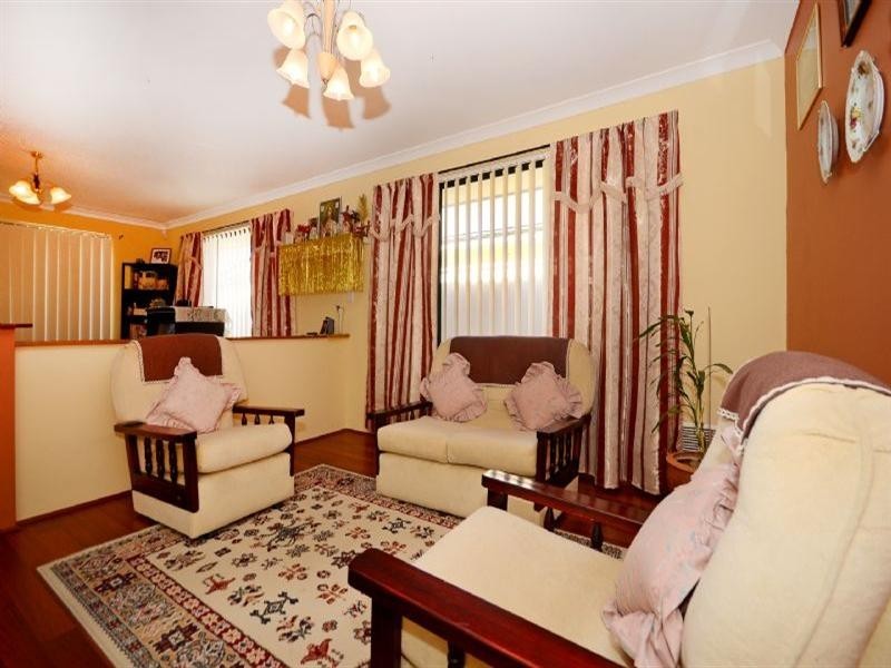 66 Redcliffe Avenue, Marangaroo WA 6064