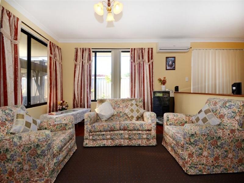 66 Redcliffe Avenue, Marangaroo WA 6064