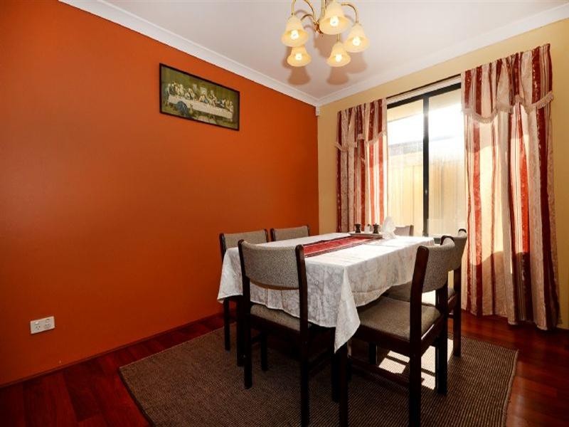 66 Redcliffe Avenue, Marangaroo WA 6064