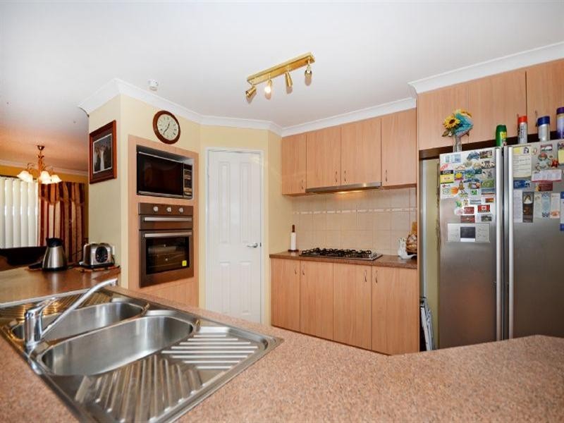 66 Redcliffe Avenue, Marangaroo WA 6064