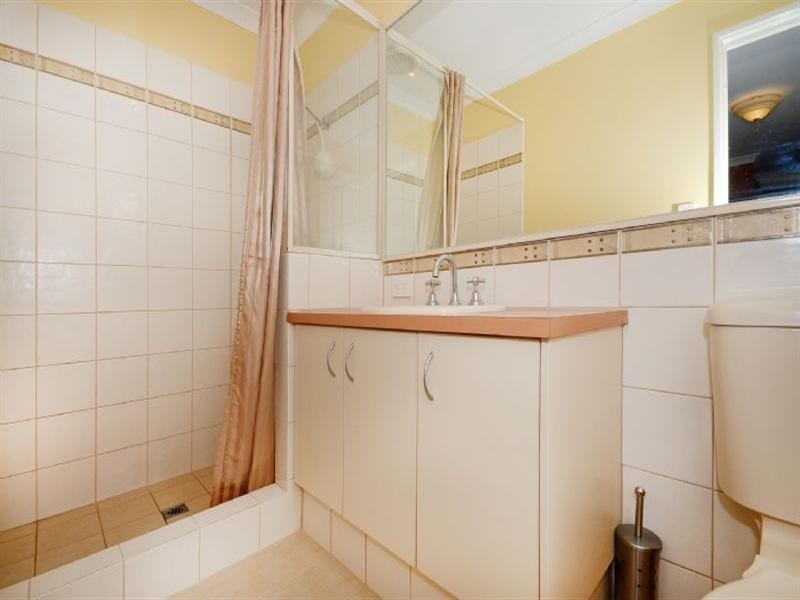 66 Redcliffe Avenue, Marangaroo WA 6064