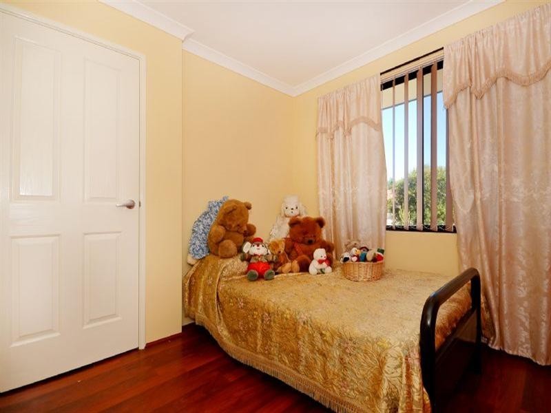 66 Redcliffe Avenue, Marangaroo WA 6064