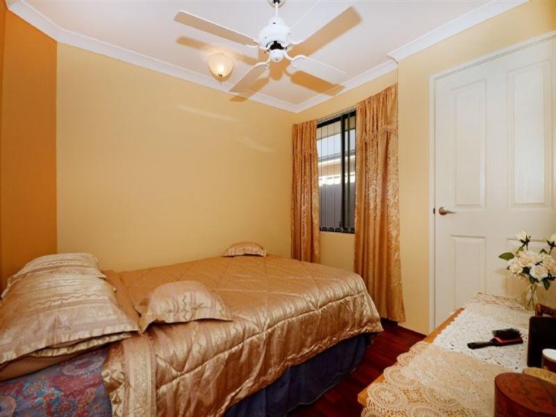 66 Redcliffe Avenue, Marangaroo WA 6064