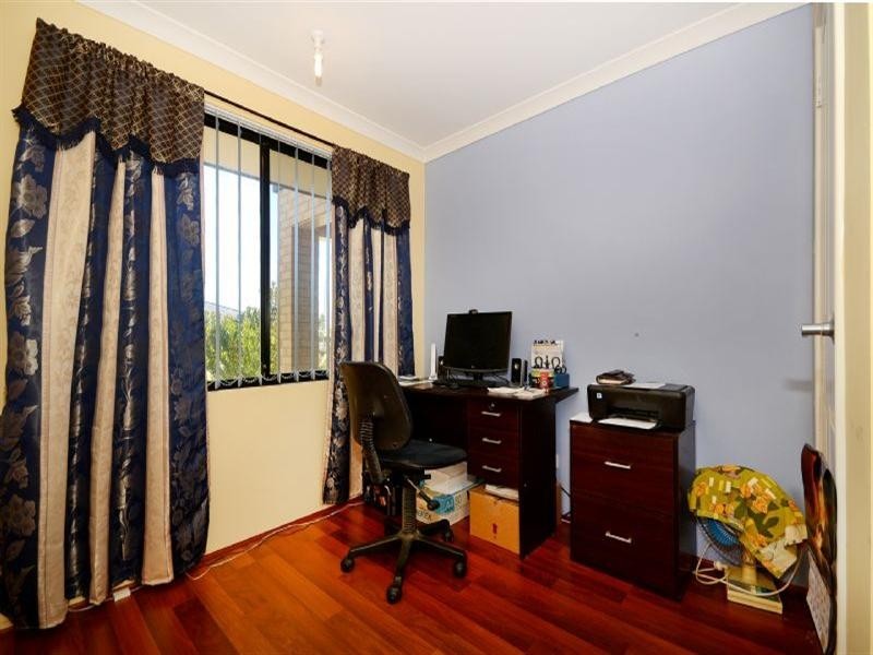 66 Redcliffe Avenue, Marangaroo WA 6064