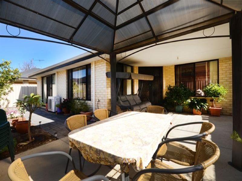 66 Redcliffe Avenue, Marangaroo WA 6064