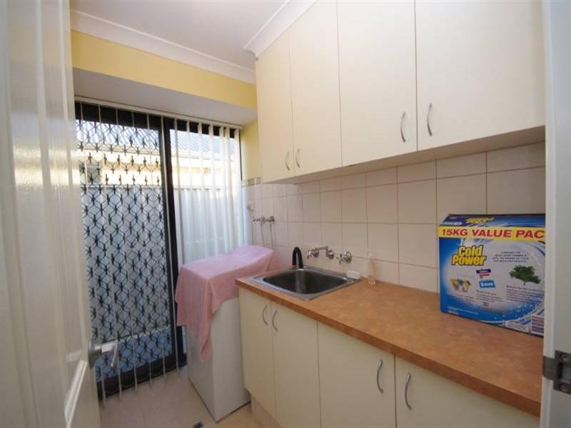 66 Redcliffe Avenue, Marangaroo WA 6064
