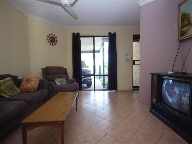 9 Pinetree Close, Alexander Heights WA 6064