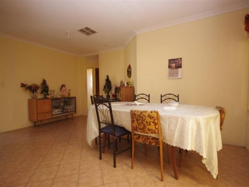 9 Pinetree Close, Alexander Heights WA 6064