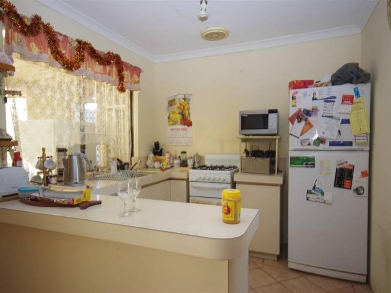 9 Pinetree Close, Alexander Heights WA 6064