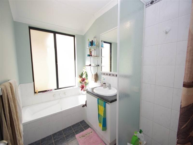 8 Syme Road, Alexander Heights WA 6064